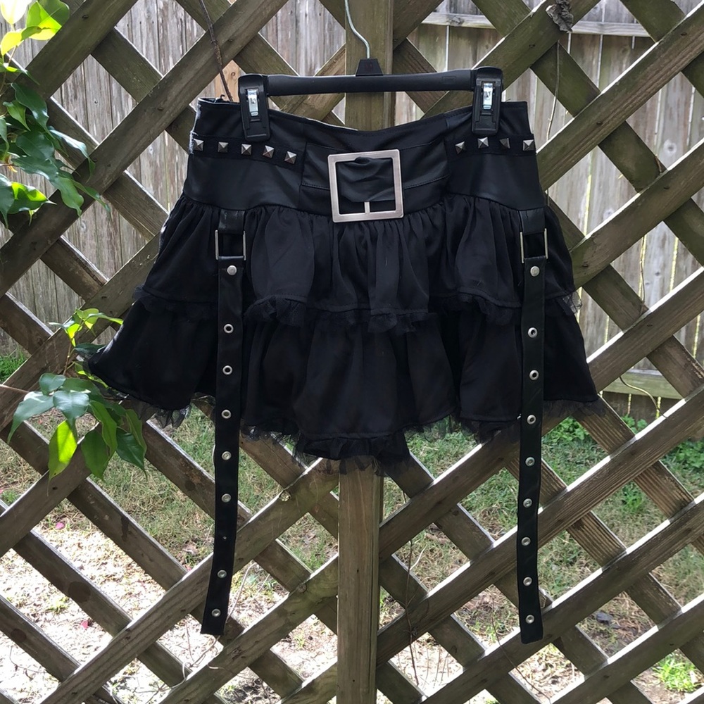 Mini black skirt